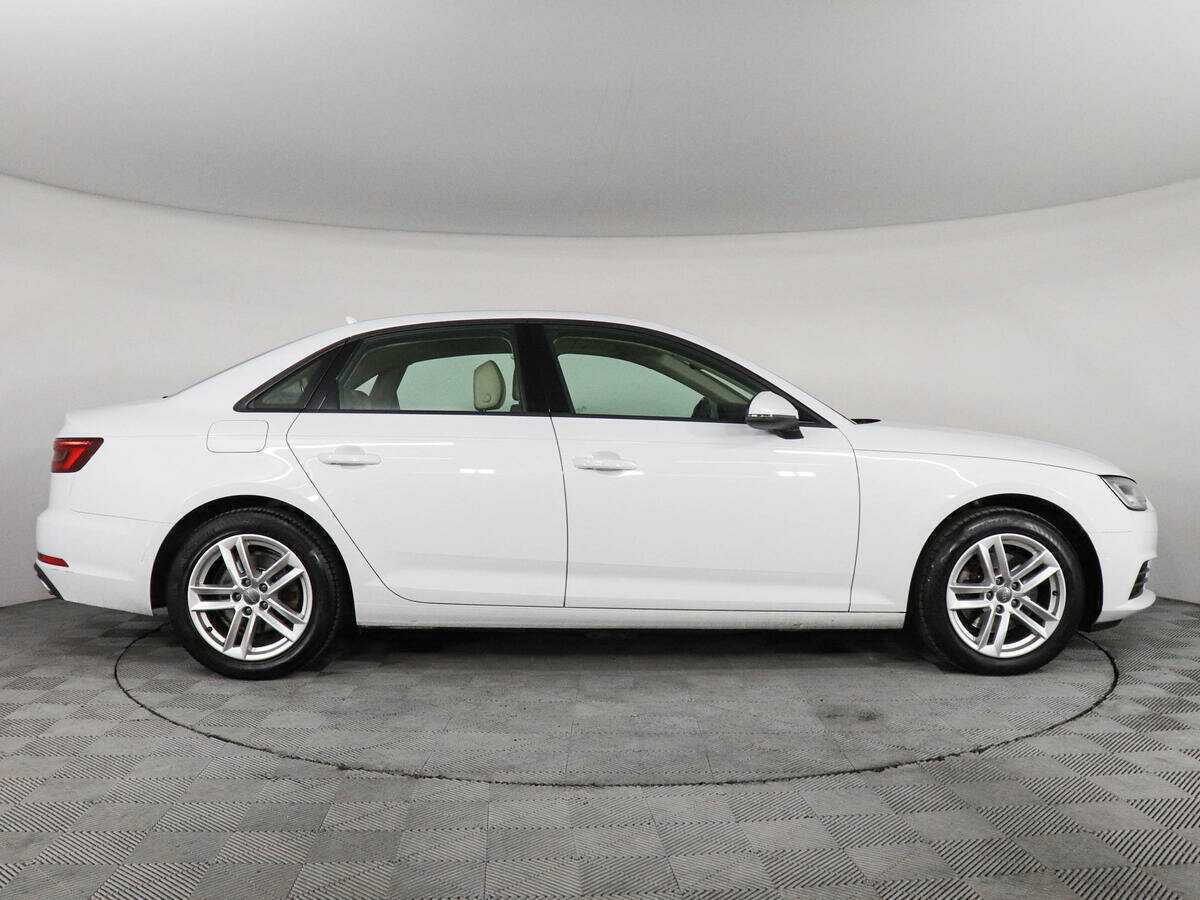 Audi A4 2019 года с пробегом. Фото: #3