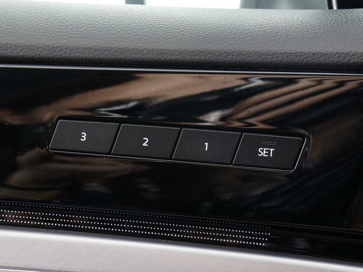 Volkswagen Touareg 2020 года с пробегом. Фото: #14