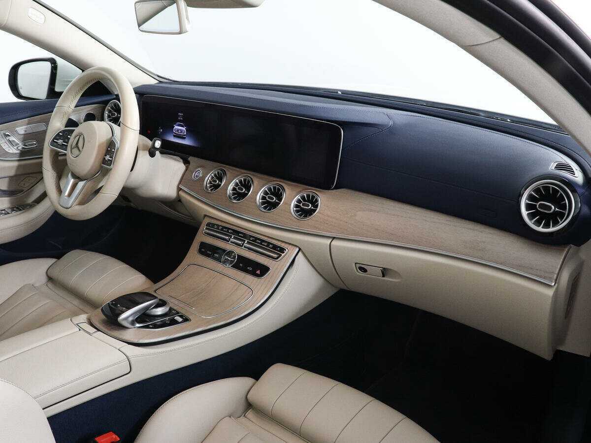Mercedes-Benz E-Класс 2019 года с пробегом. Фото: #9