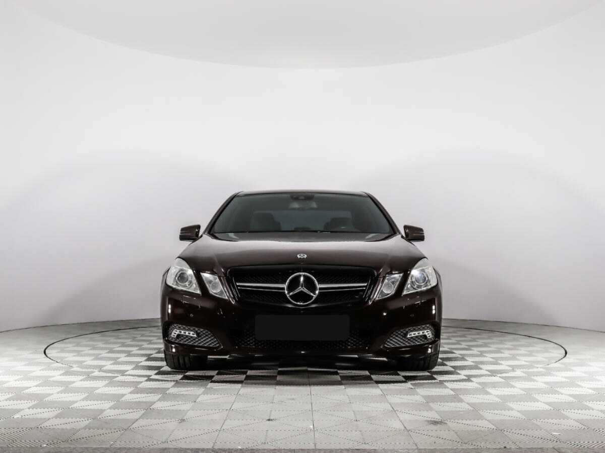 Mercedes-Benz E-Класс 2011 года с пробегом. Фото: #1