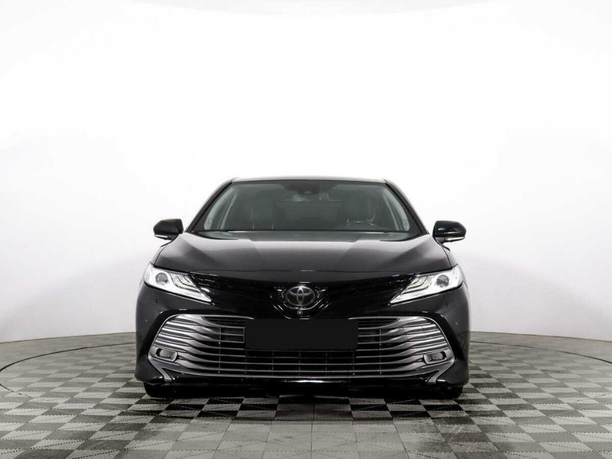 Toyota Camry 2019 года с пробегом. Фото: #1