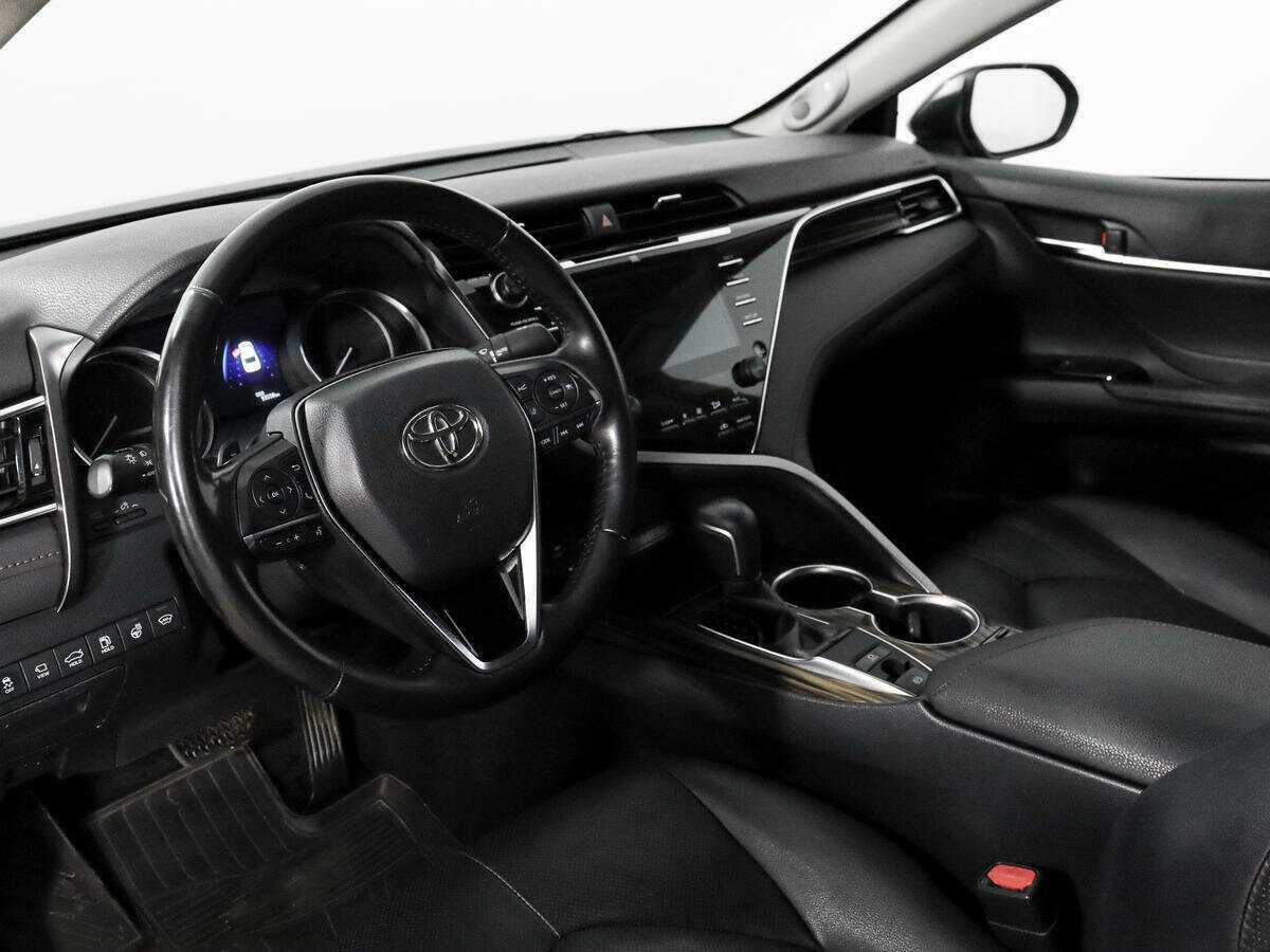 Toyota Camry 2019 года с пробегом. Фото: #8