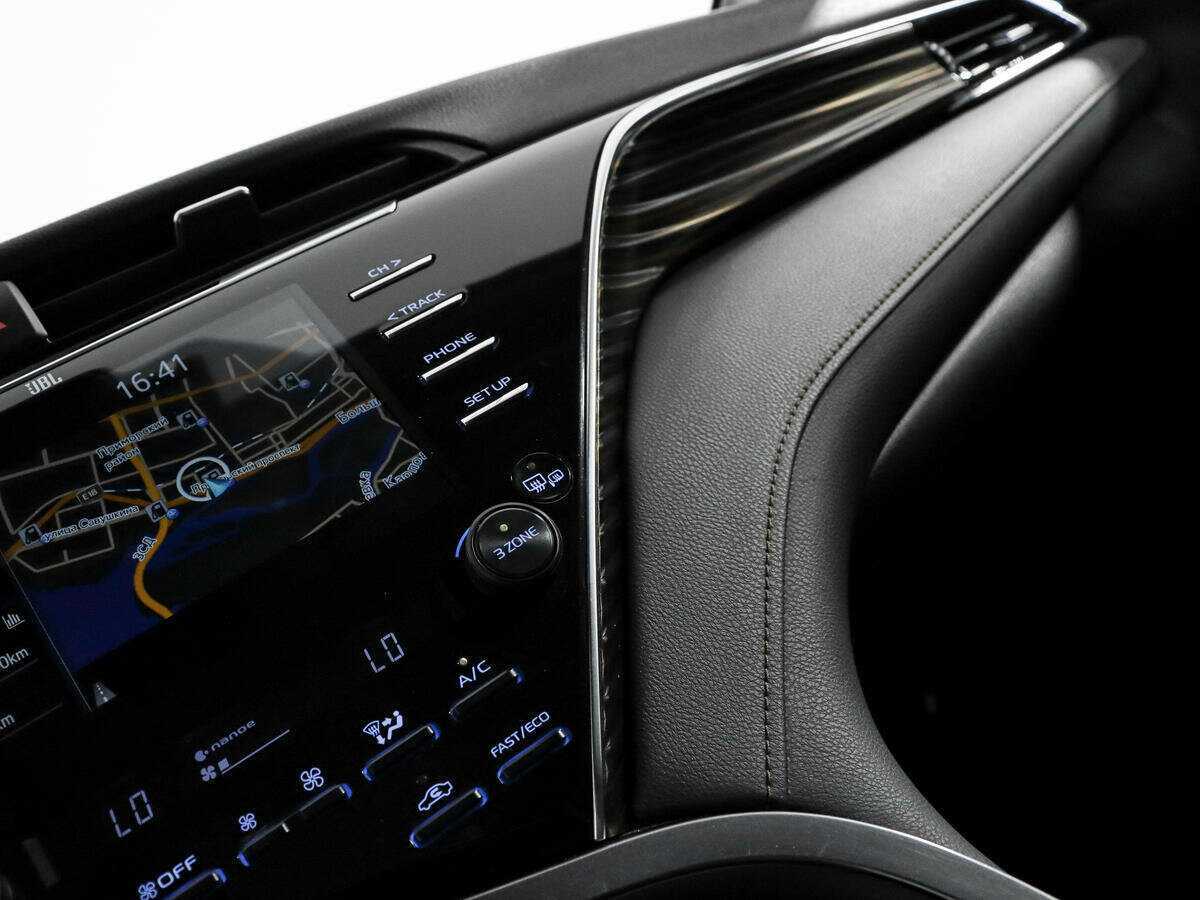 Toyota Camry 2019 года с пробегом. Фото: #19