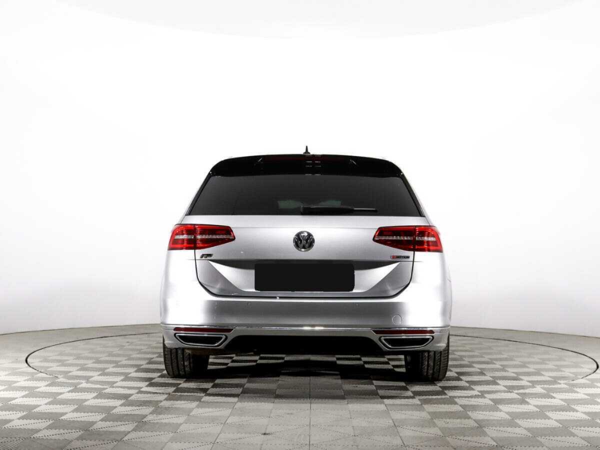 Volkswagen Passat 2019 года с пробегом. Фото: #5