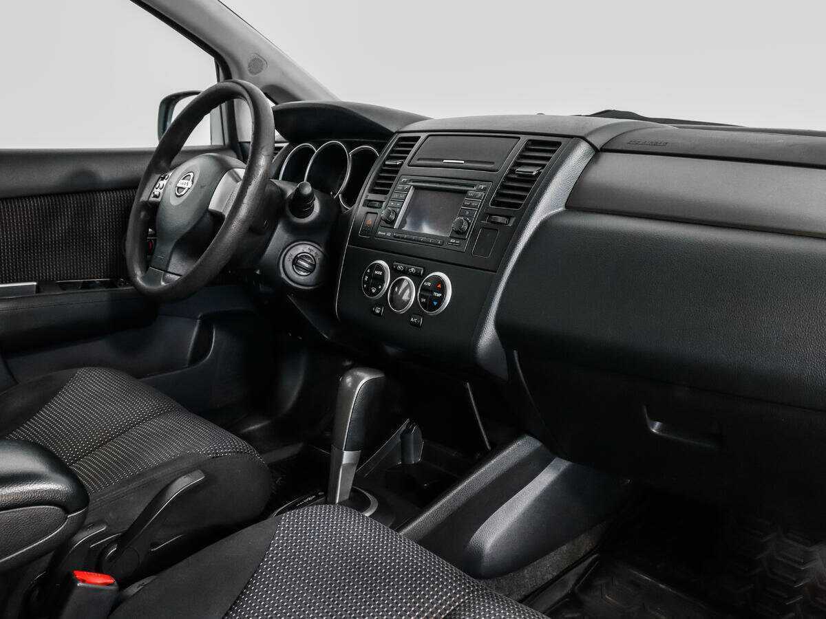 Nissan Tiida 2010 года с пробегом. Фото: #9