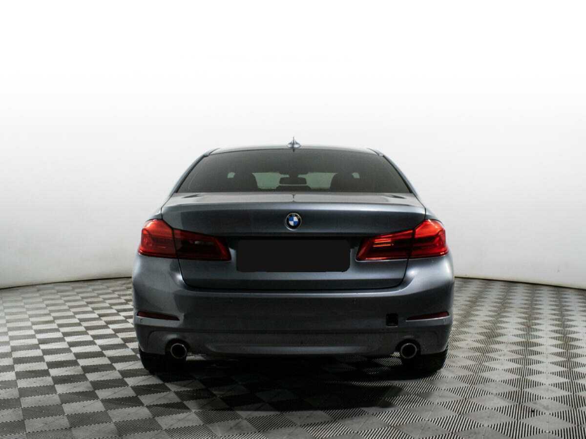 BMW 5 серии 2018 года с пробегом. Фото: #3