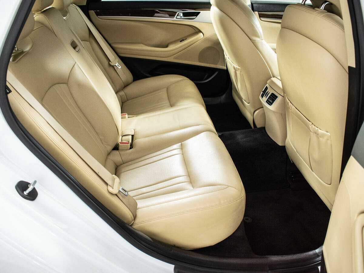 Hyundai Genesis 2015 года с пробегом. Фото: #10