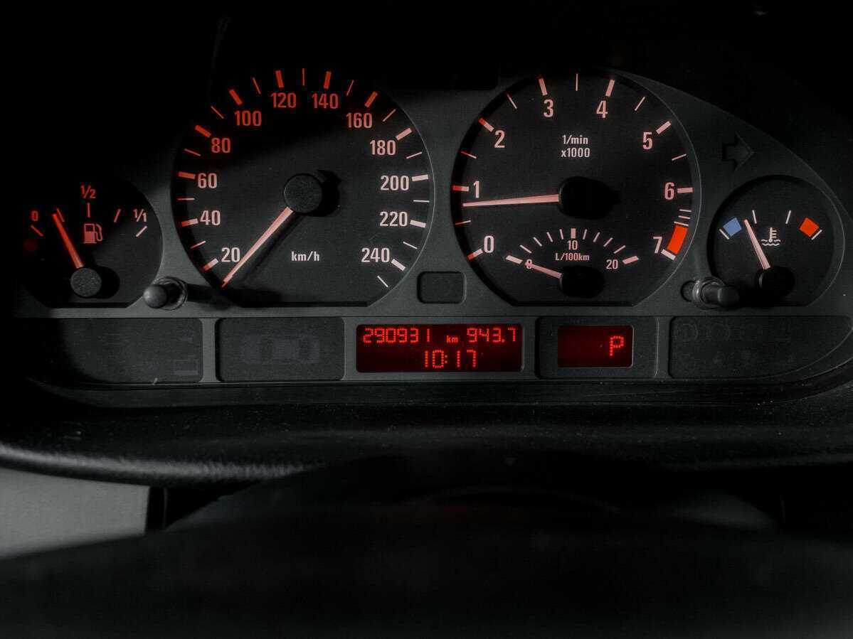 BMW 3 серии 2004 года с пробегом. Фото: #10