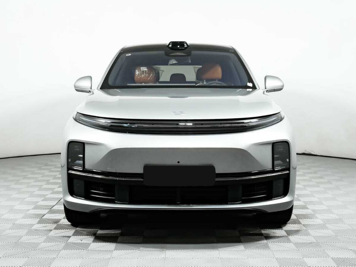 LiXiang L7 2024 года с пробегом. Фото: #1