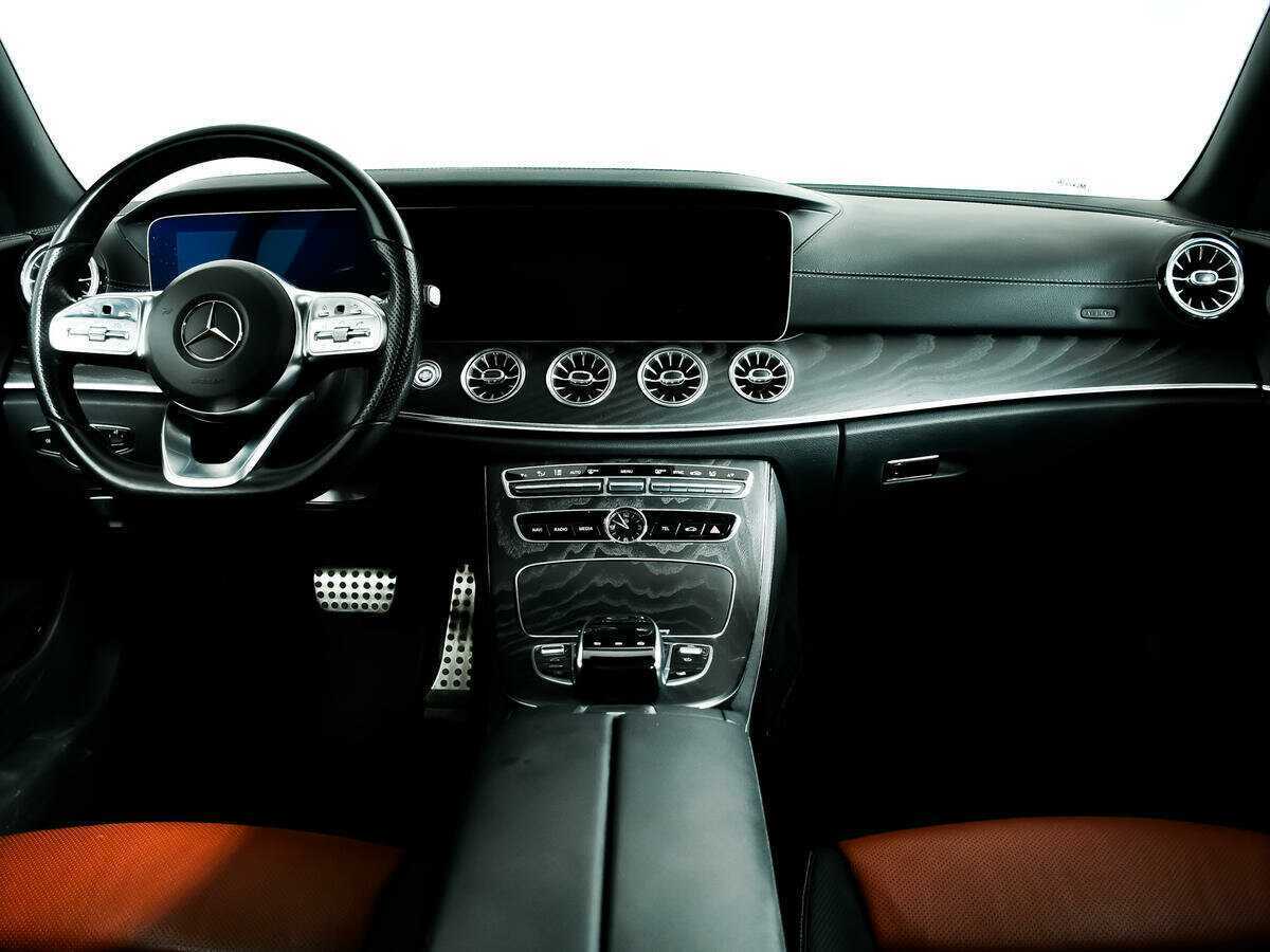 Mercedes-Benz E-Класс 2018 года с пробегом. Фото: #8