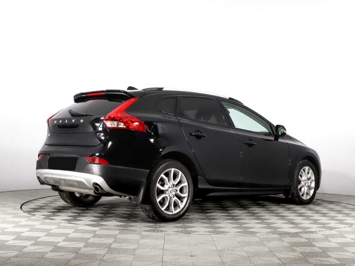 Volvo V40 Cross Country 2017 года с пробегом. Фото: #4