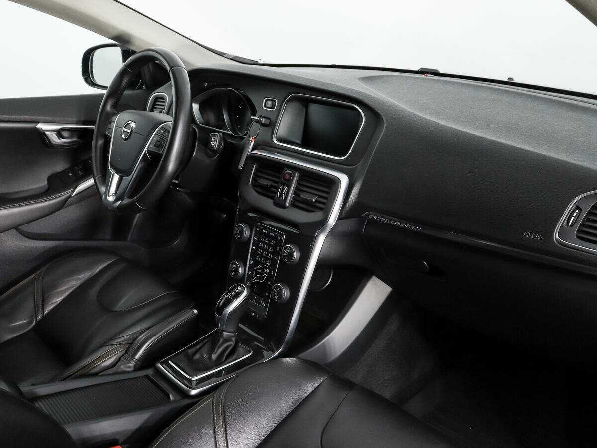 Volvo V40 Cross Country 2017 года с пробегом. Фото: #11