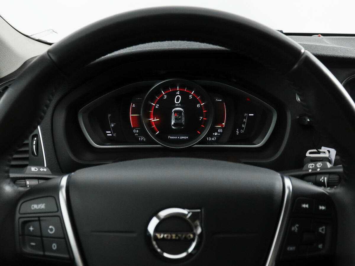 Volvo V40 Cross Country 2017 года с пробегом. Фото: #17