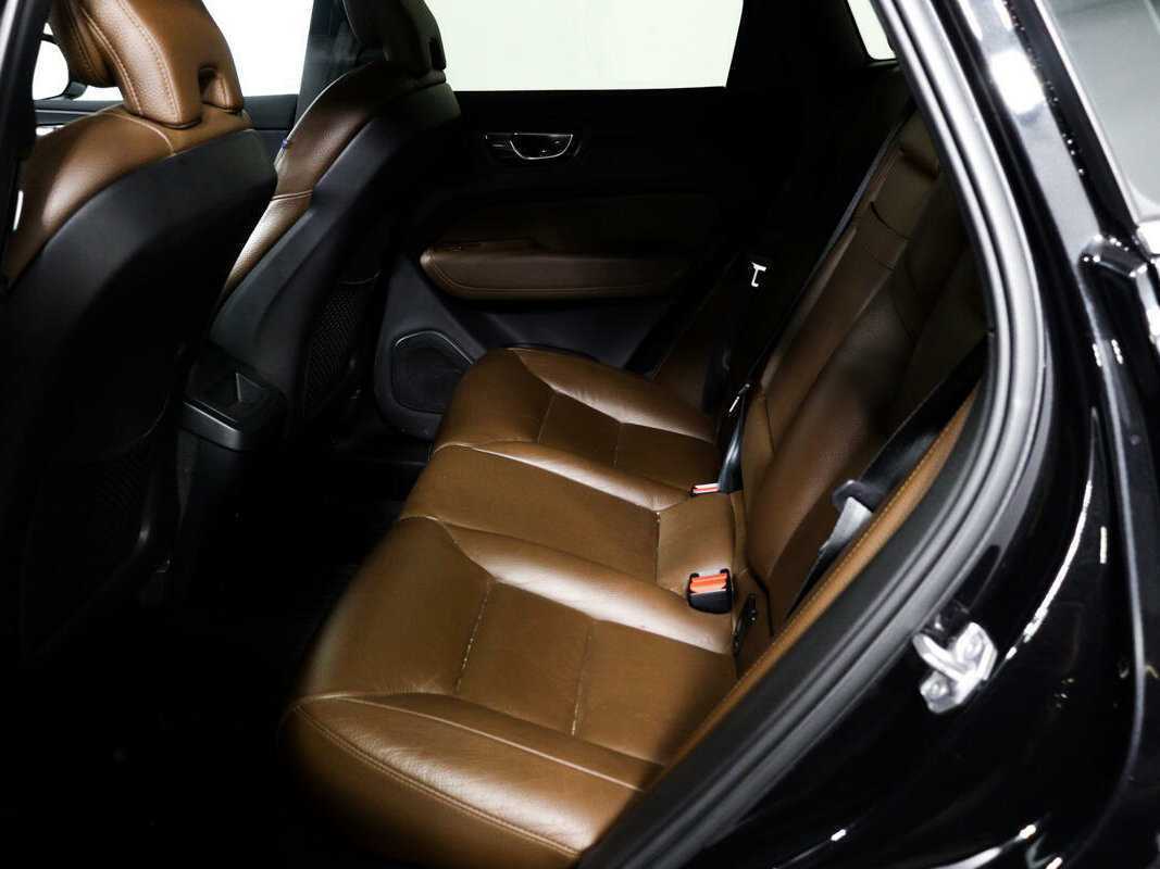 Volvo XC60 2019 года с пробегом. Фото: #9
