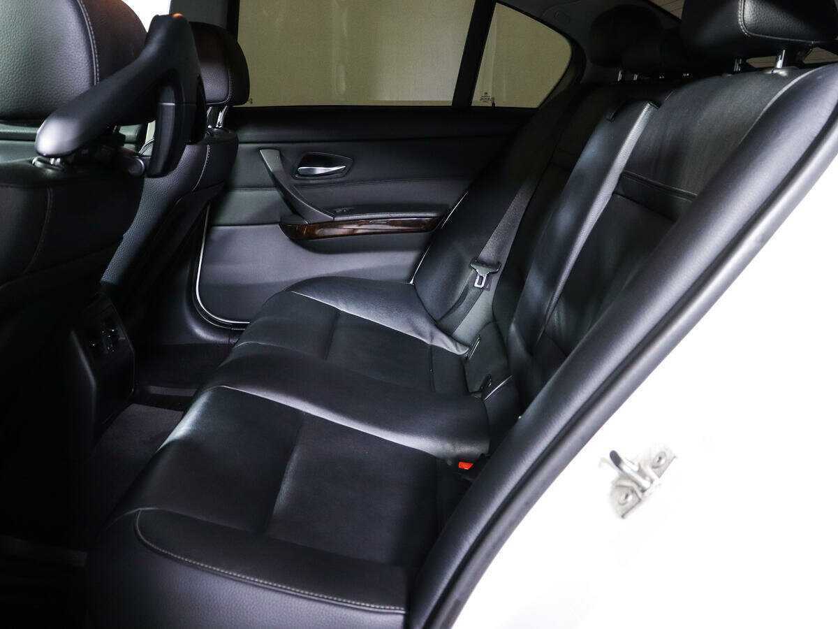 BMW 3 серии 2011 года с пробегом. Фото: #9