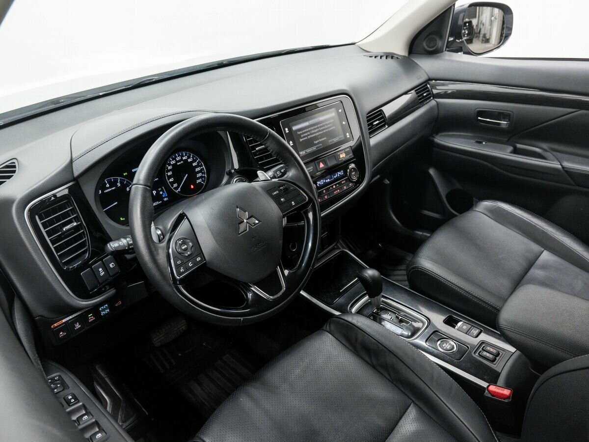 Mitsubishi Outlander 2018 года с пробегом. Фото: #13