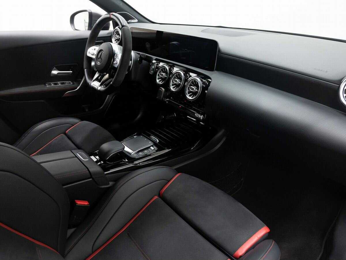 Mercedes-Benz A-Класс AMG 2020 года с пробегом. Фото: #12