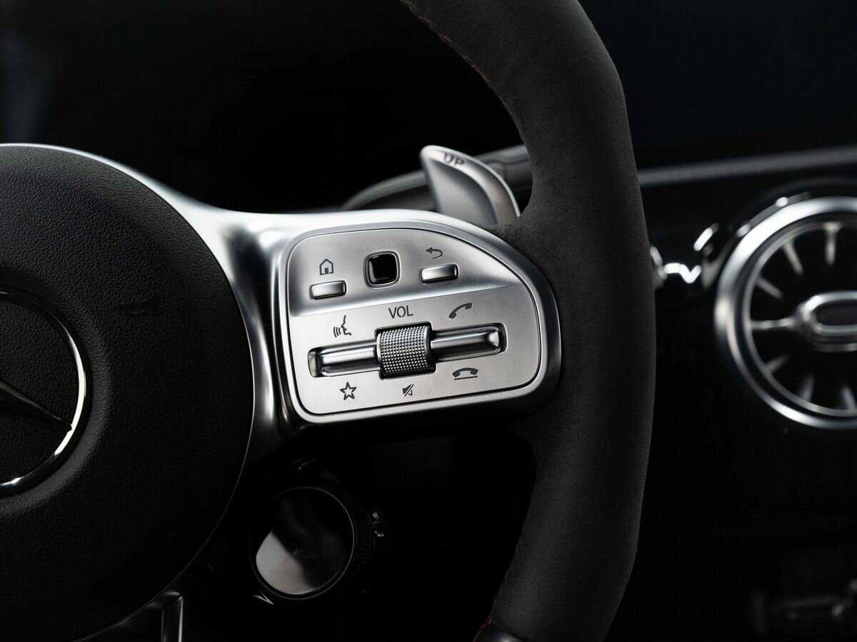 Mercedes-Benz A-Класс AMG 2020 года с пробегом. Фото: #17