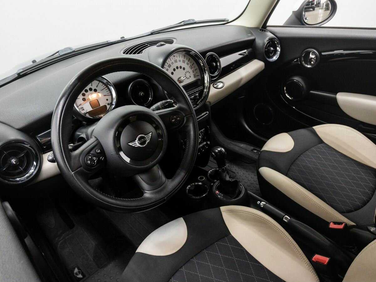 Mini Hatch 2012 года с пробегом. Фото: #11