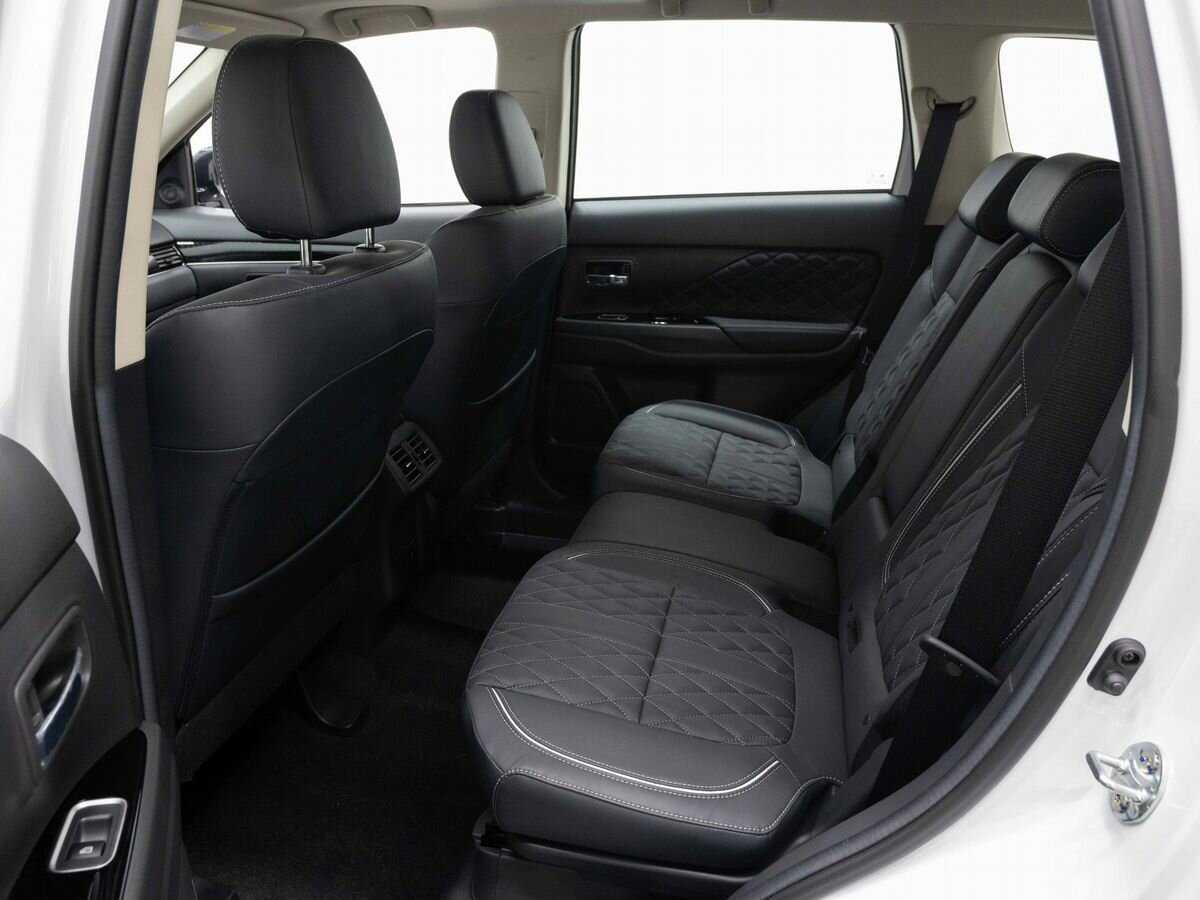 Mitsubishi Outlander 2022 года с пробегом. Фото: #11