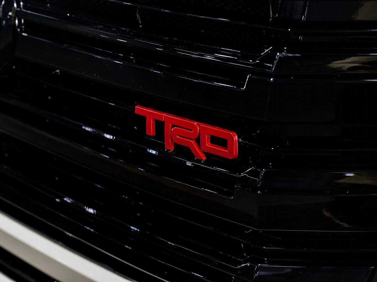 Toyota Land Cruiser 2013 года с пробегом. Фото: #8