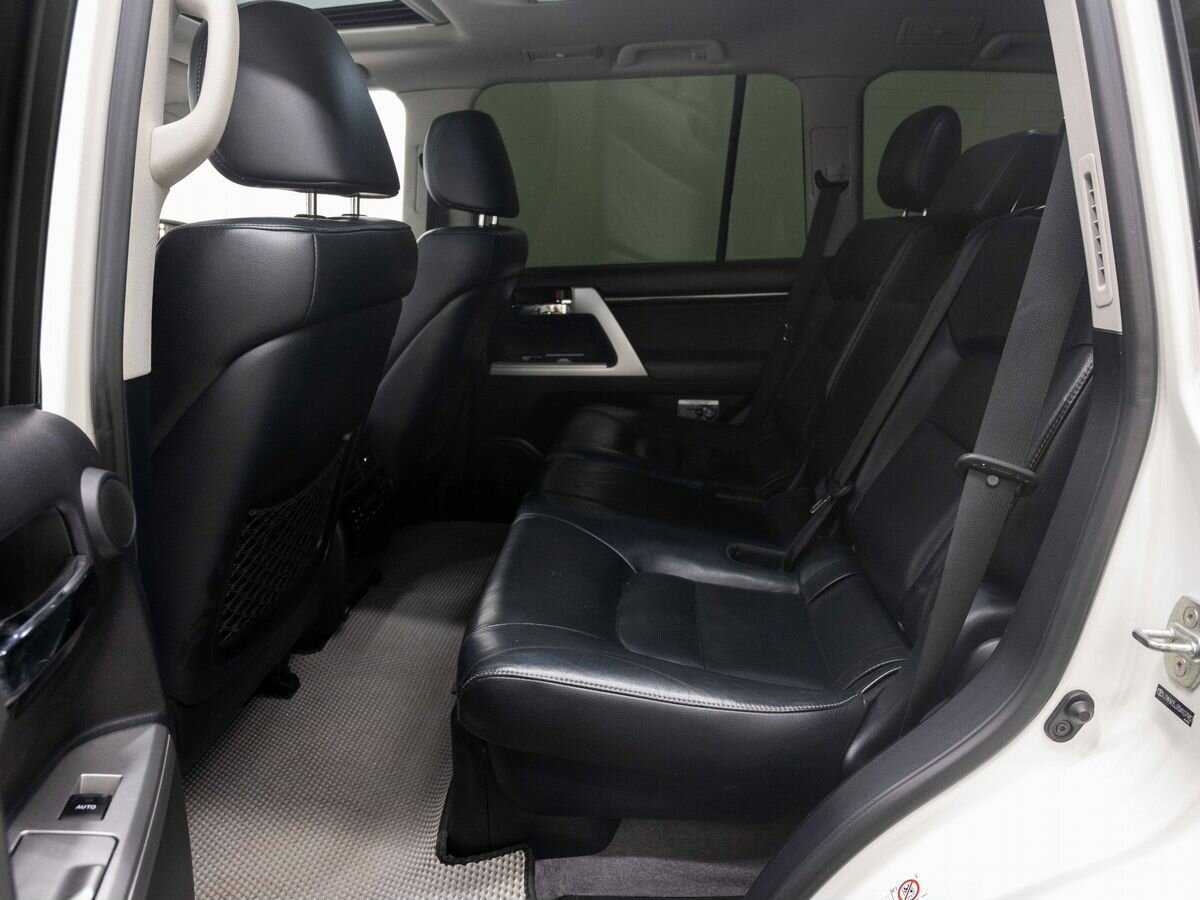 Toyota Land Cruiser 2013 года с пробегом. Фото: #11