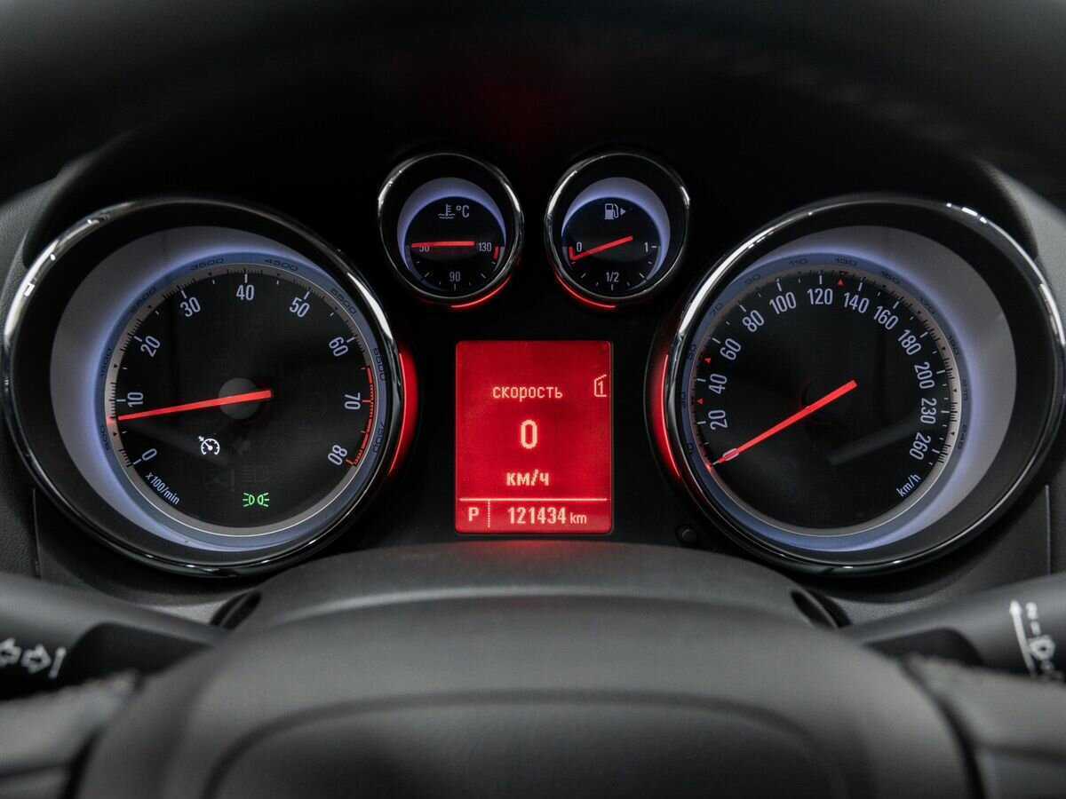 Б/У Опель Астра 2013 года. Фото: #18