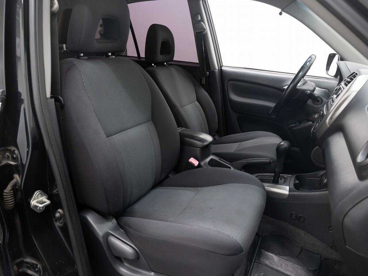 Toyota RAV4 2004 года с пробегом. Фото: #9