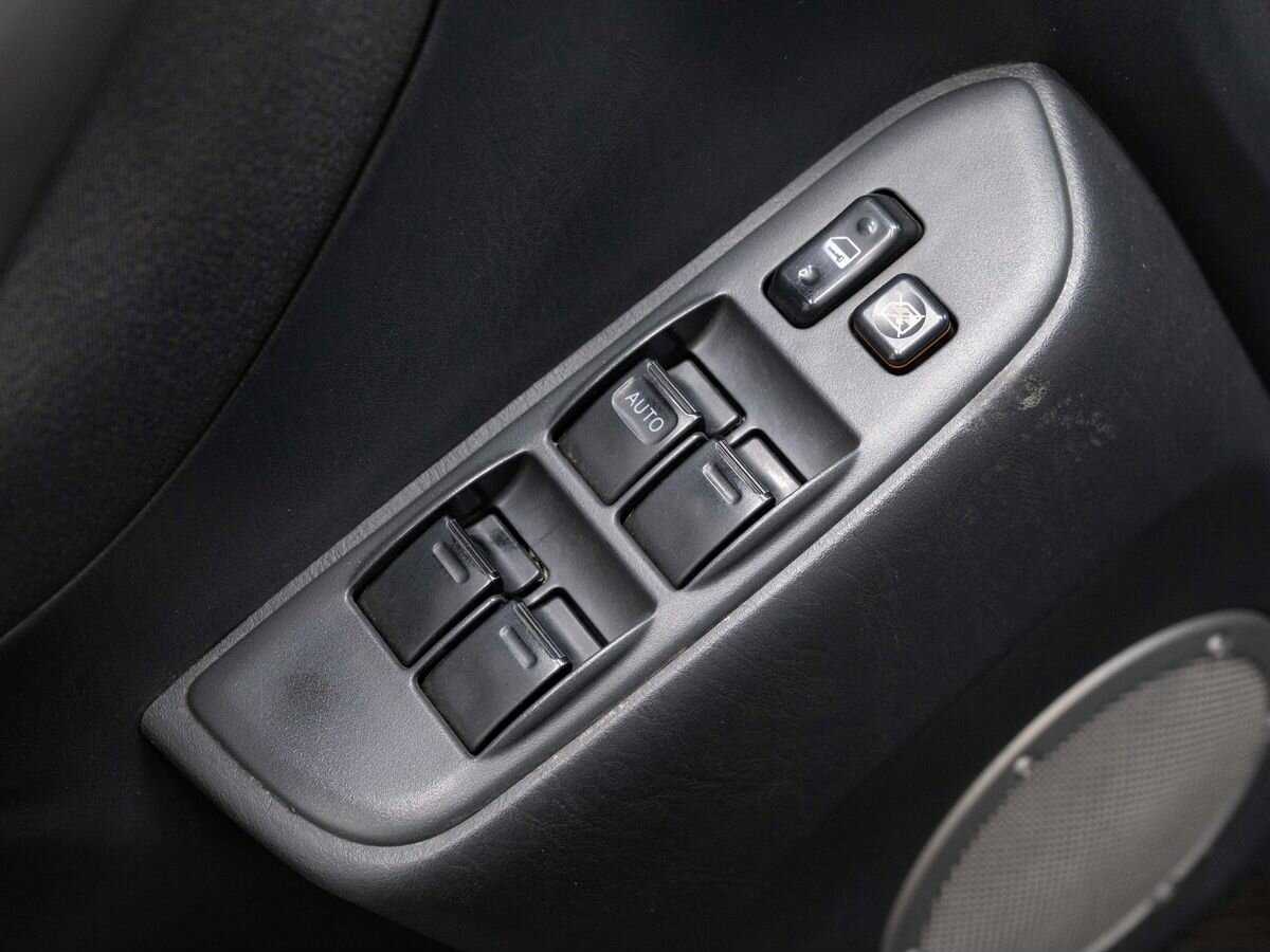 Toyota RAV4 2004 года с пробегом. Фото: #13