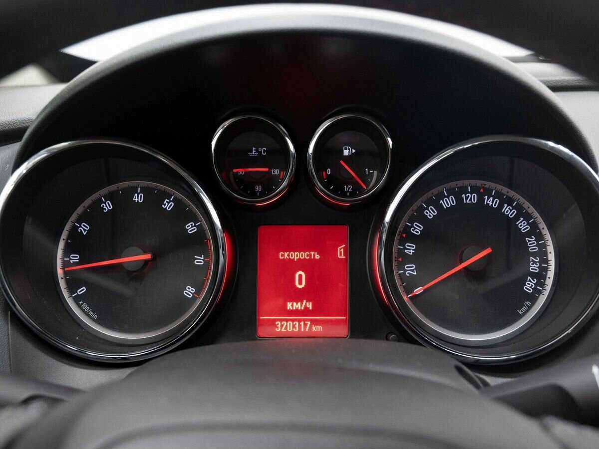 Б/У Опель Астра 2012 года. Фото: #16