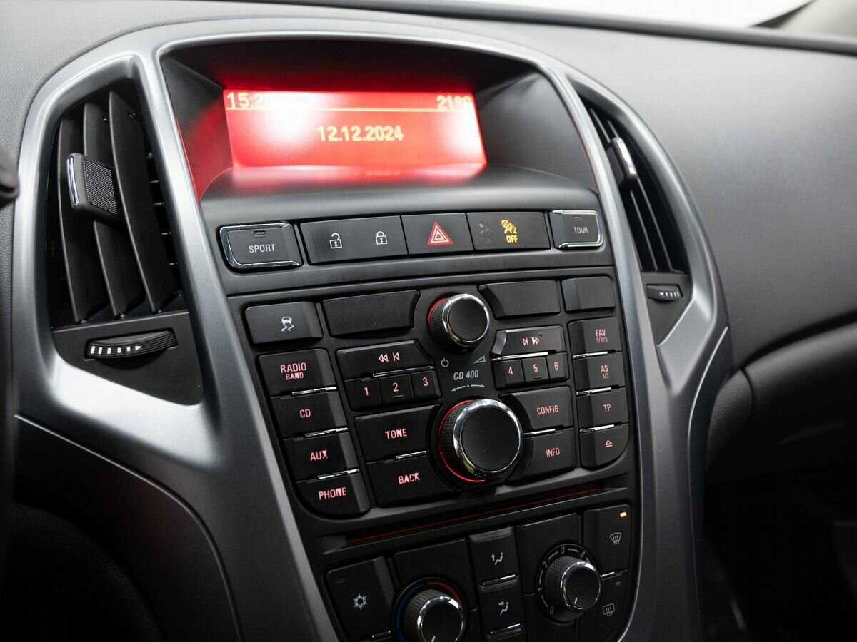 Б/У Опель Астра 2012 года. Фото: #17