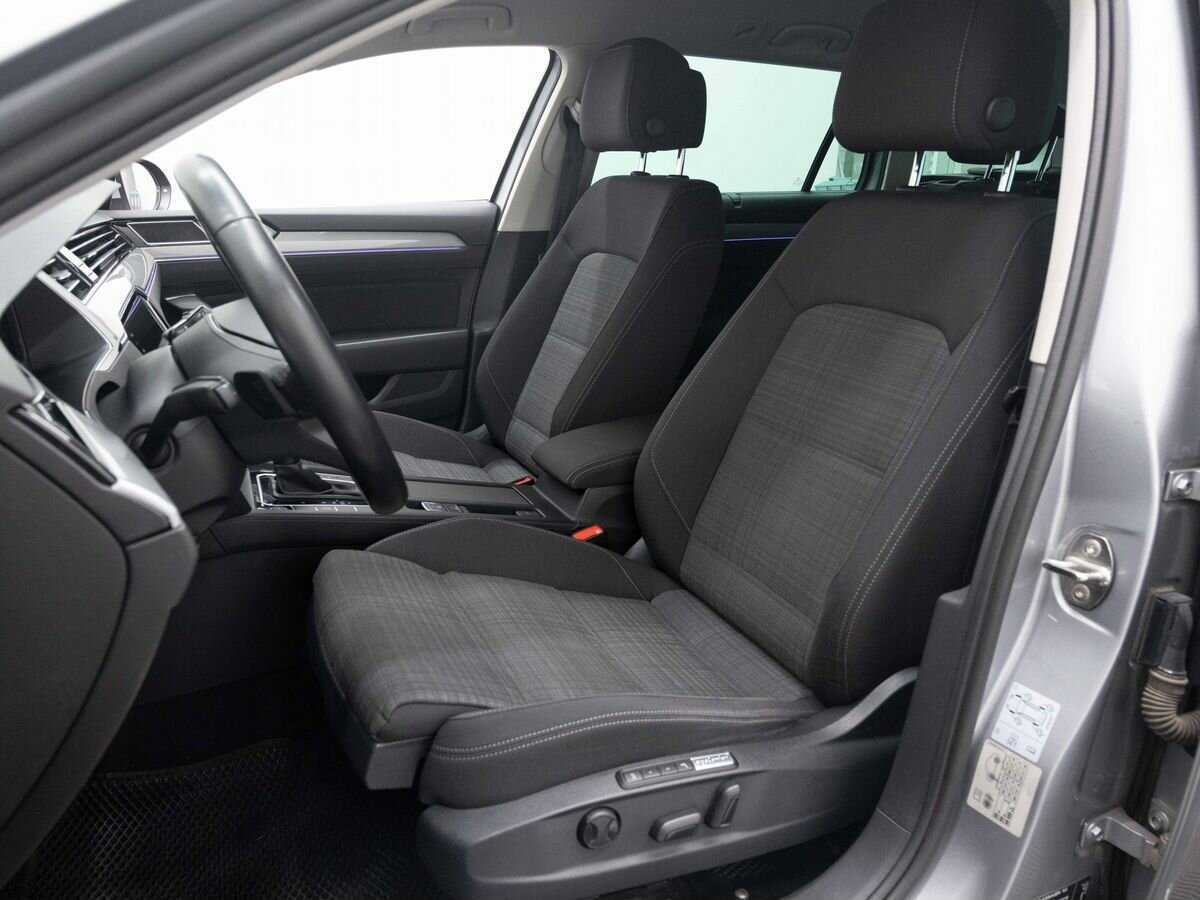 Volkswagen Passat 2020 года с пробегом. Фото: #9