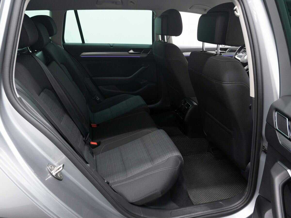 Volkswagen Passat 2020 года с пробегом. Фото: #11