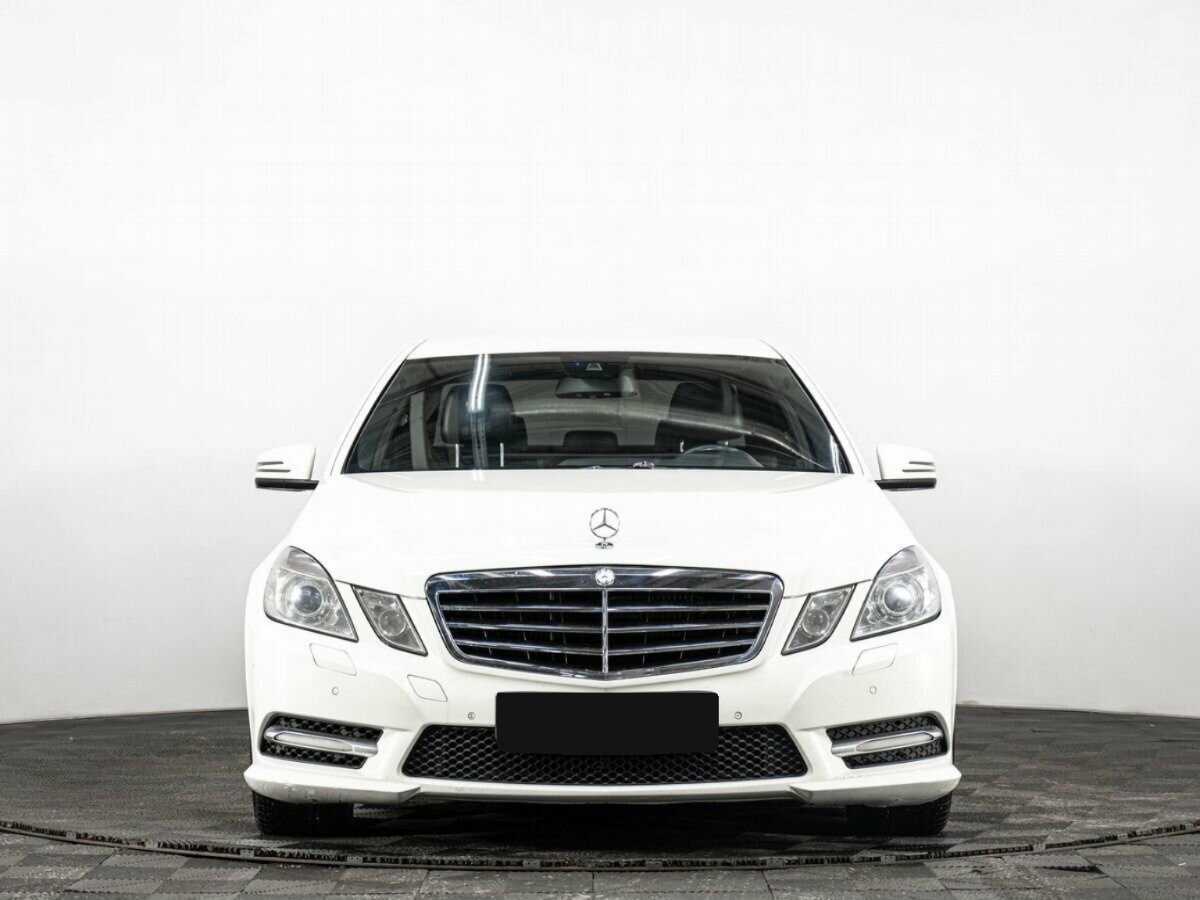 Mercedes-Benz E-Класс 2011 года с пробегом. Фото: #1