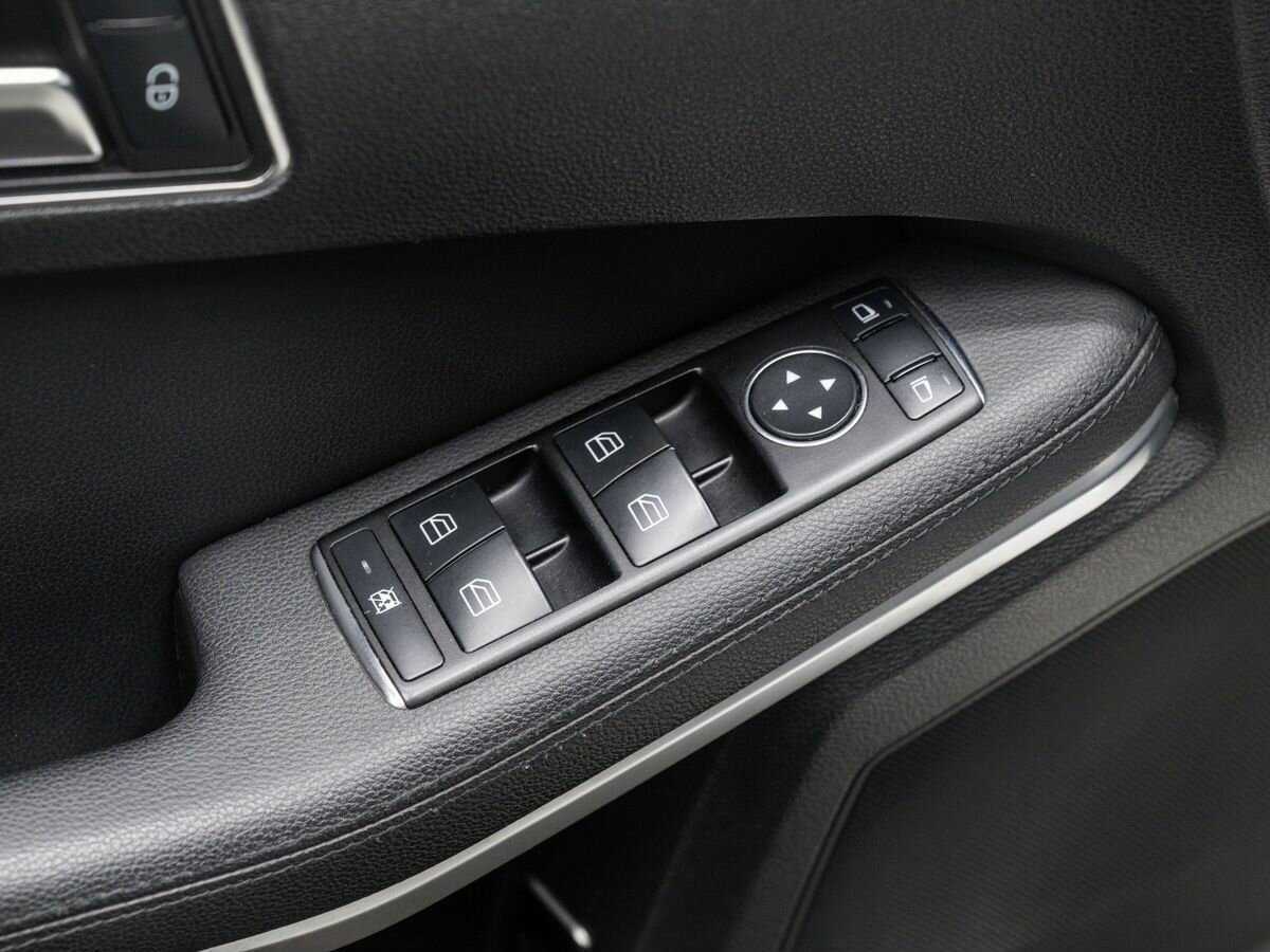 Mercedes-Benz E-Класс 2011 года с пробегом. Фото: #14