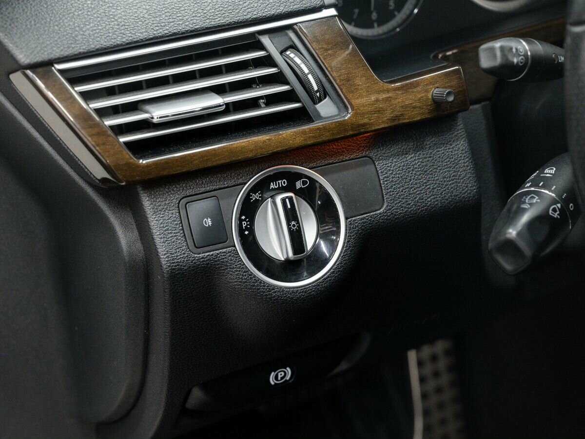 Mercedes-Benz E-Класс 2011 года с пробегом. Фото: #15