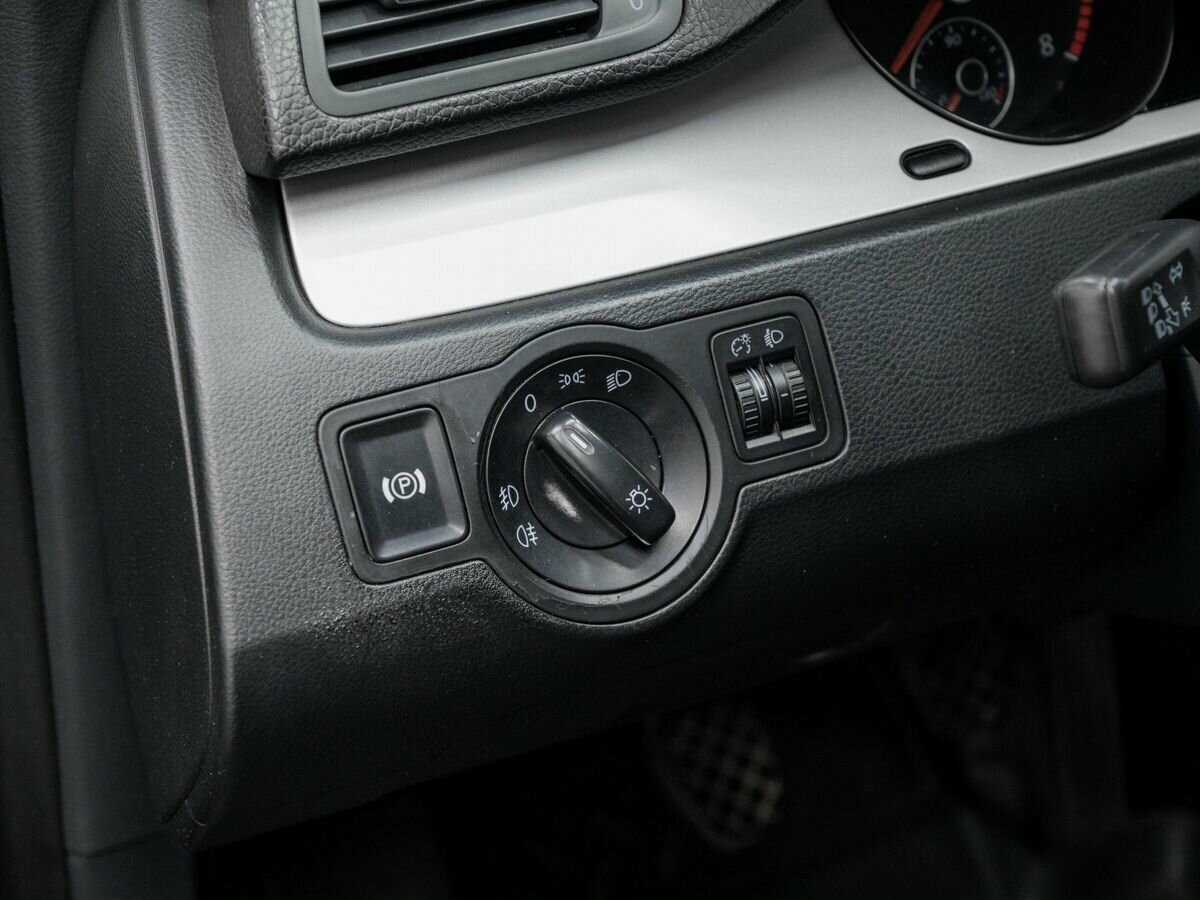 Volkswagen Passat 2010 года с пробегом. Фото: #14