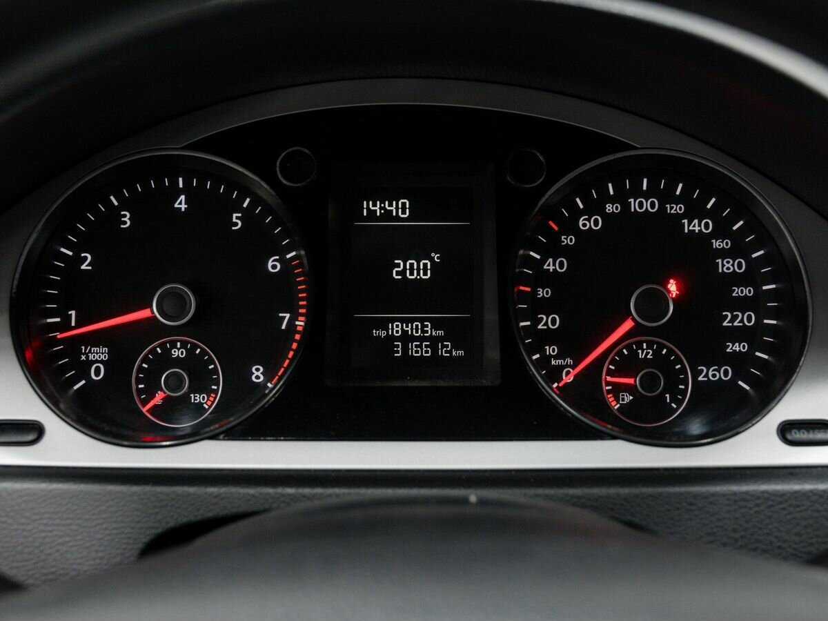 Volkswagen Passat 2010 года с пробегом. Фото: #17