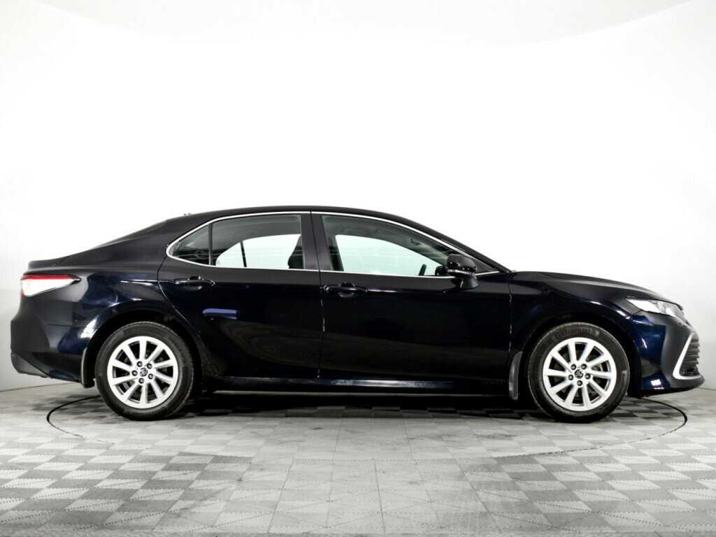 Toyota Camry 2021 года с пробегом. Фото: #3