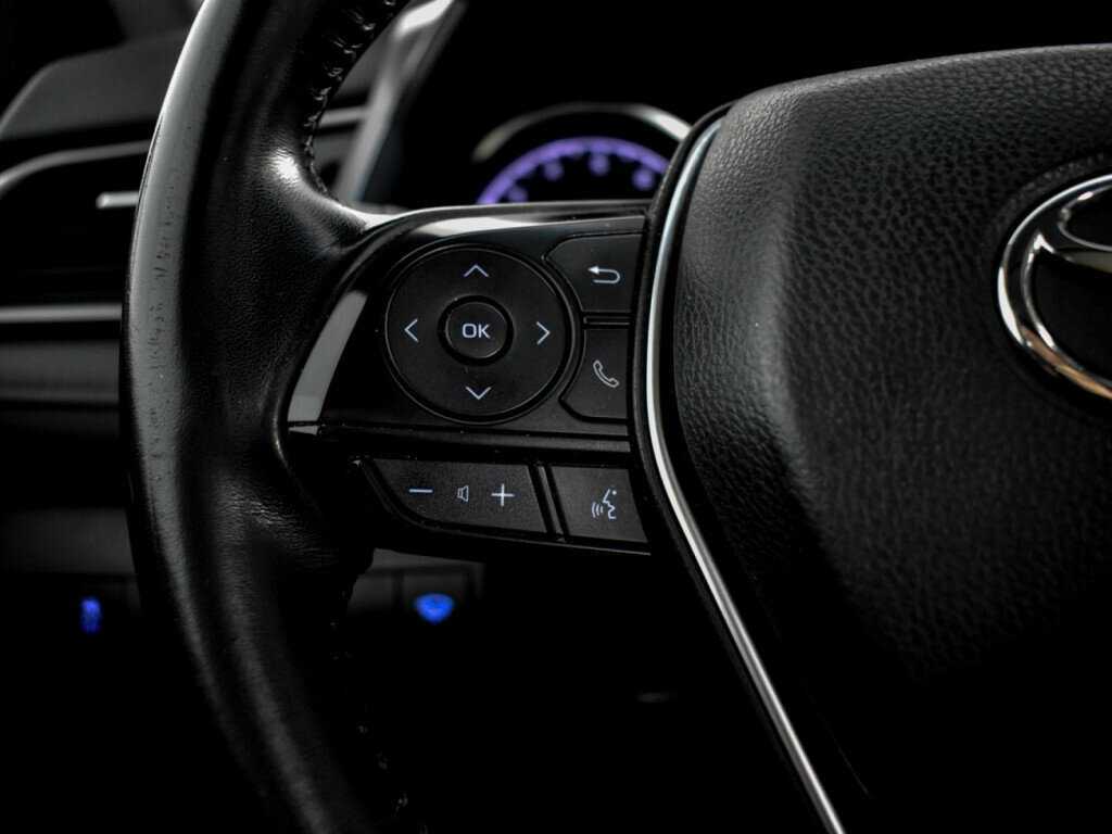 Toyota Camry 2021 года с пробегом. Фото: #17