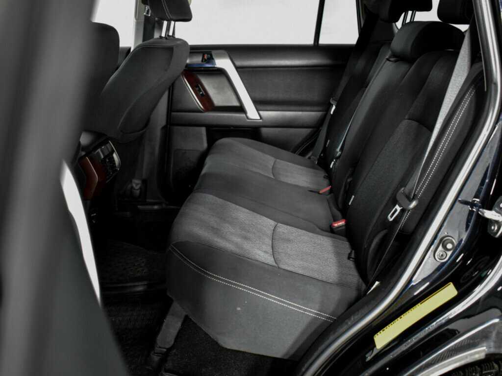 Toyota Land Cruiser Prado 2017 года с пробегом. Фото: #9