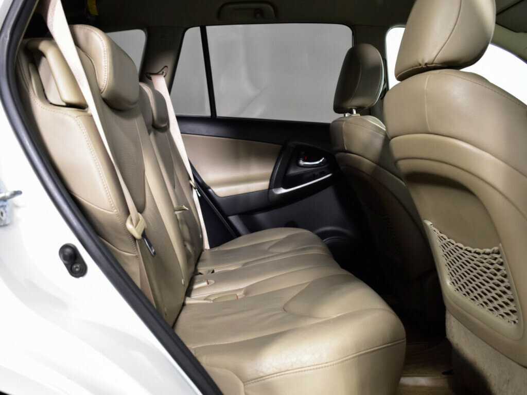 Toyota RAV4 2010 года с пробегом. Фото: #9