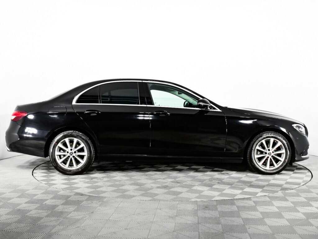 Mercedes-Benz E-Класс 2021 года с пробегом. Фото: #3