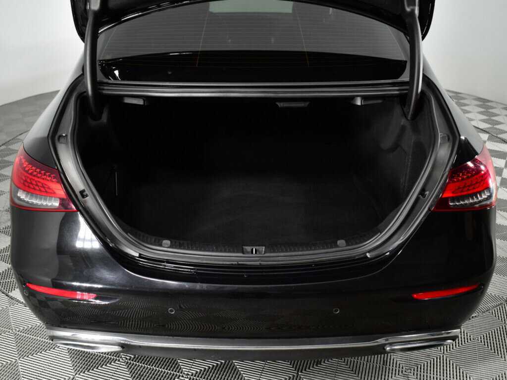 Mercedes-Benz E-Класс 2021 года с пробегом. Фото: #17