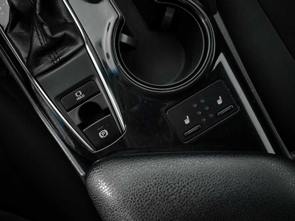 Toyota Camry 2018 года с пробегом. Фото: #8