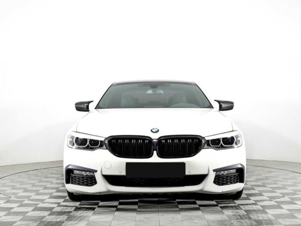 BMW 5 серии 2019 года с пробегом. Фото: #1