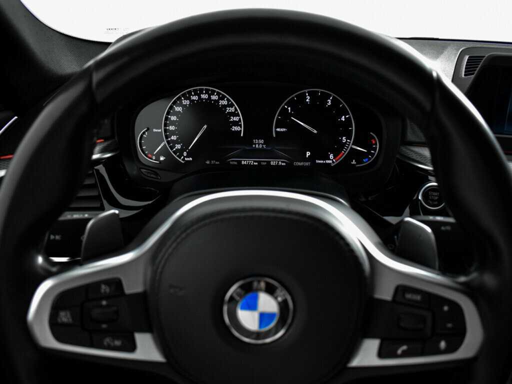 BMW 5 серии 2019 года с пробегом. Фото: #25