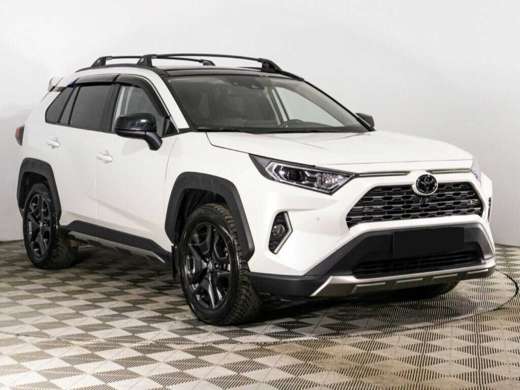 Toyota RAV4 2022 года с пробегом. Фото: #2