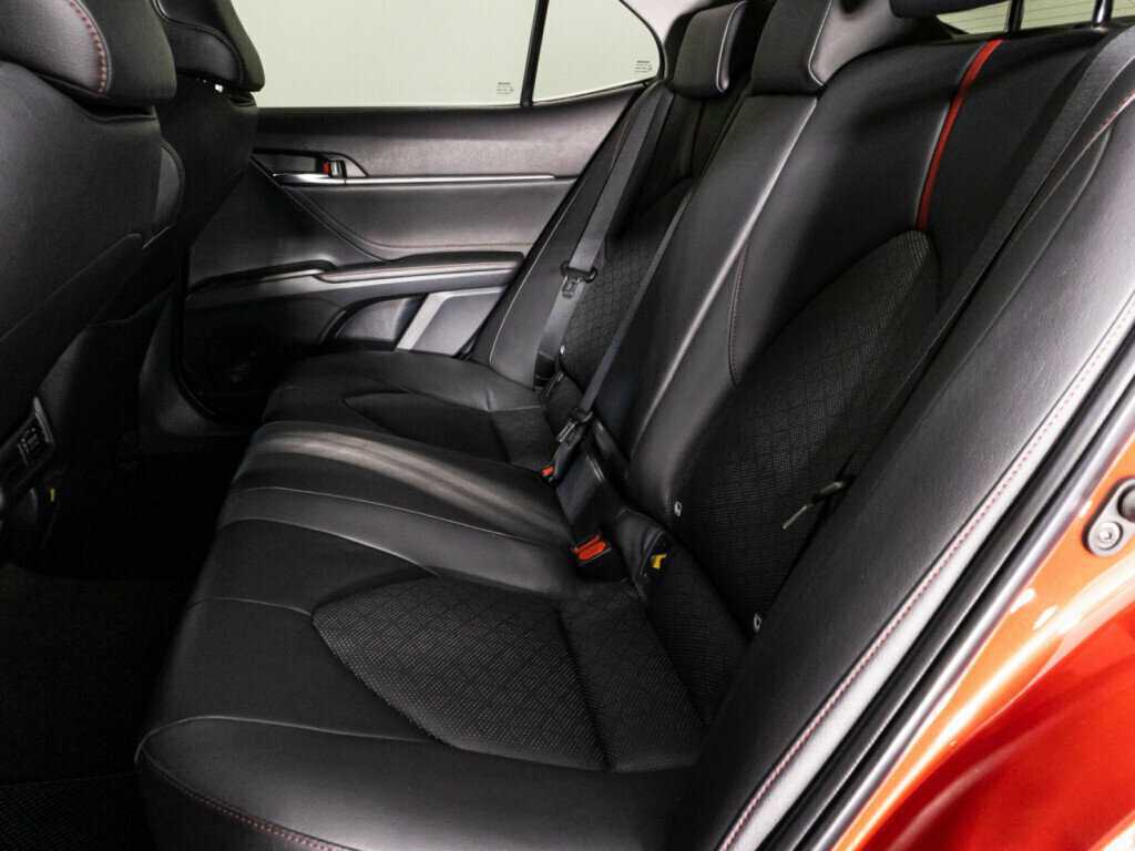 Toyota Camry 2021 года с пробегом. Фото: #9