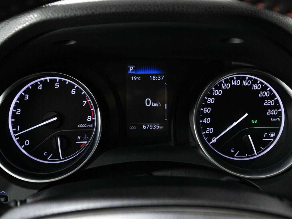 Toyota Camry 2021 года с пробегом. Фото: #11